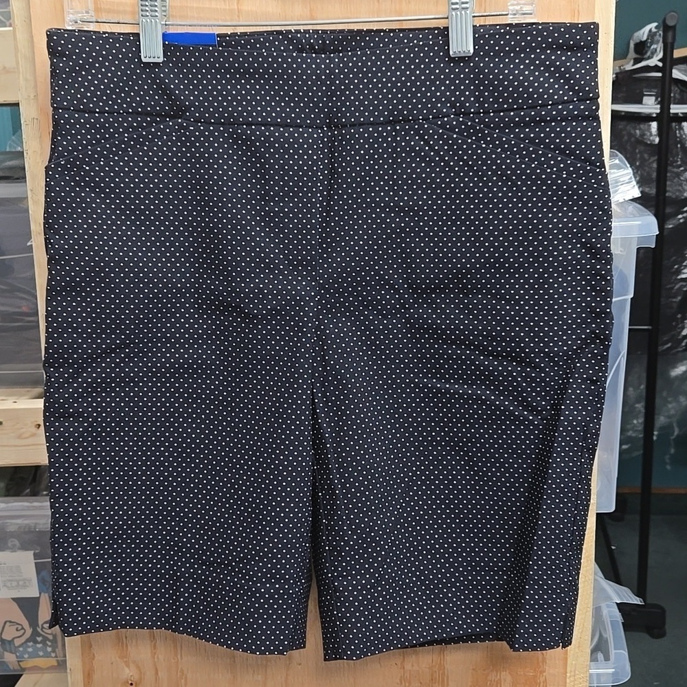 Hilary Radley Size 10 Black Polka Dot Pull On Tummy Control Bermuda Shorts